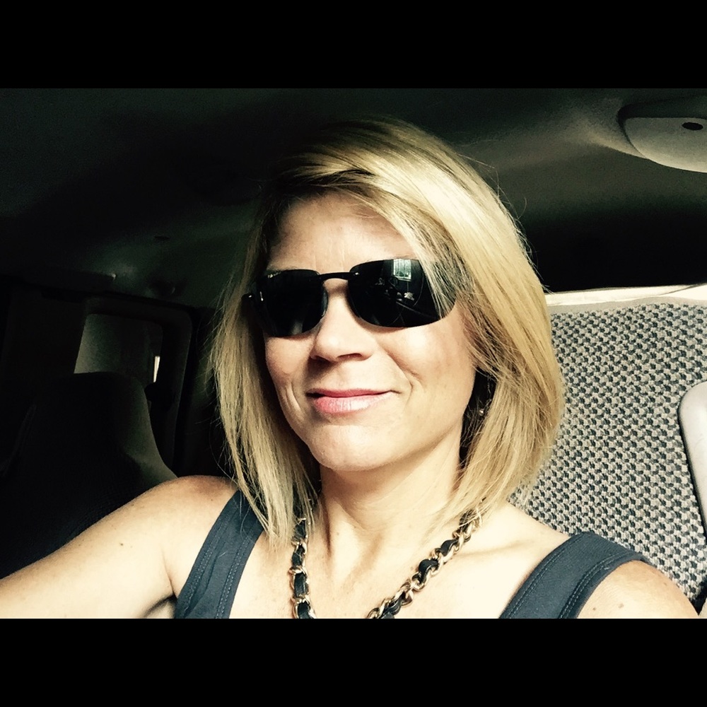 Meet your Posher, Pam